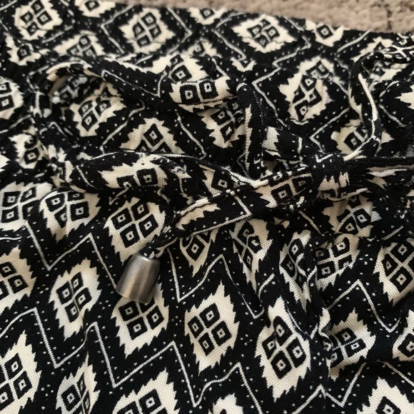 Forever 21 | Panel Side Dolphin Shorts - Picture 5 of 5